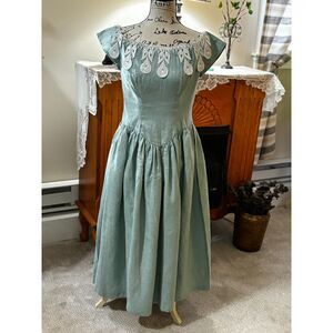 Vtg 1950's Linen and Embroidery Green and White Dress Off the Shoulder
